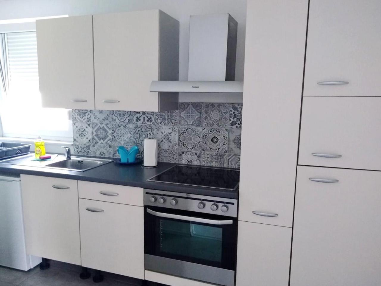 Nemira Beach Apartments Omis Exterior photo